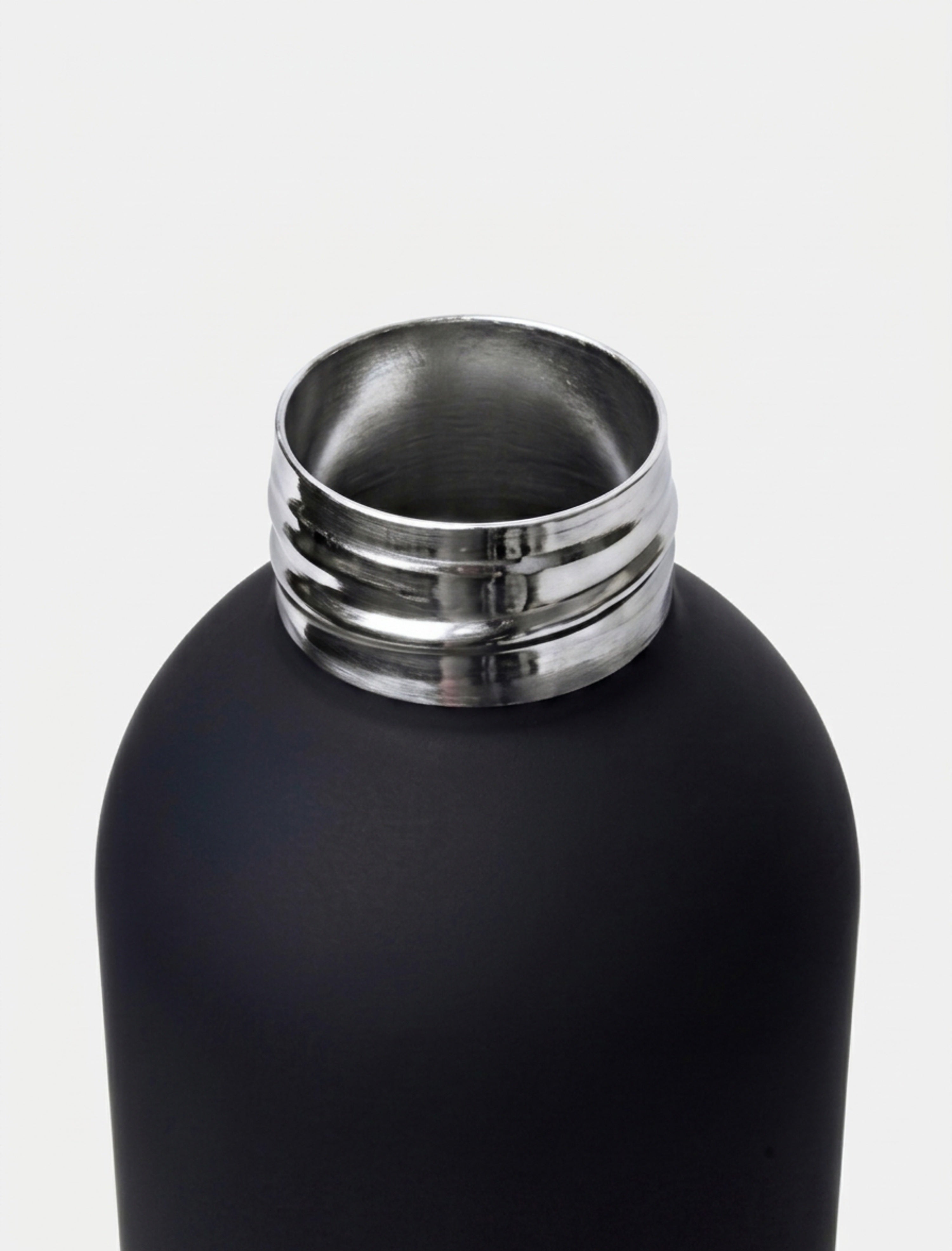 studio-500ml-insulated-bottle-07.jpg